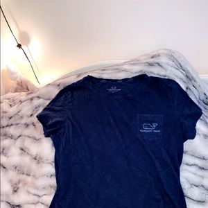 Vineyard vines tee
